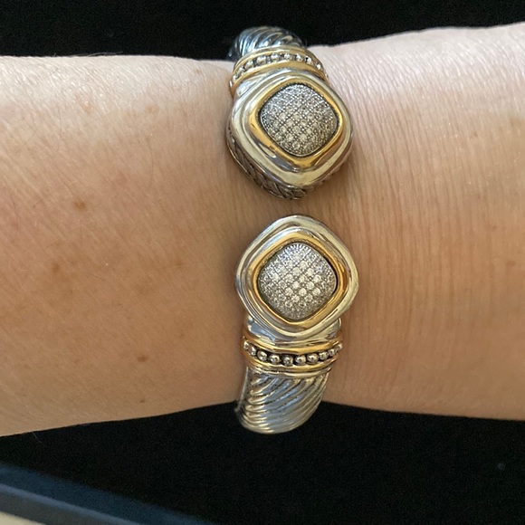 Silver/Gold Rhodium Plating Bangle with inlaid Pave CZ Diamonds… Soo Stunning! - Picture 1 of 4